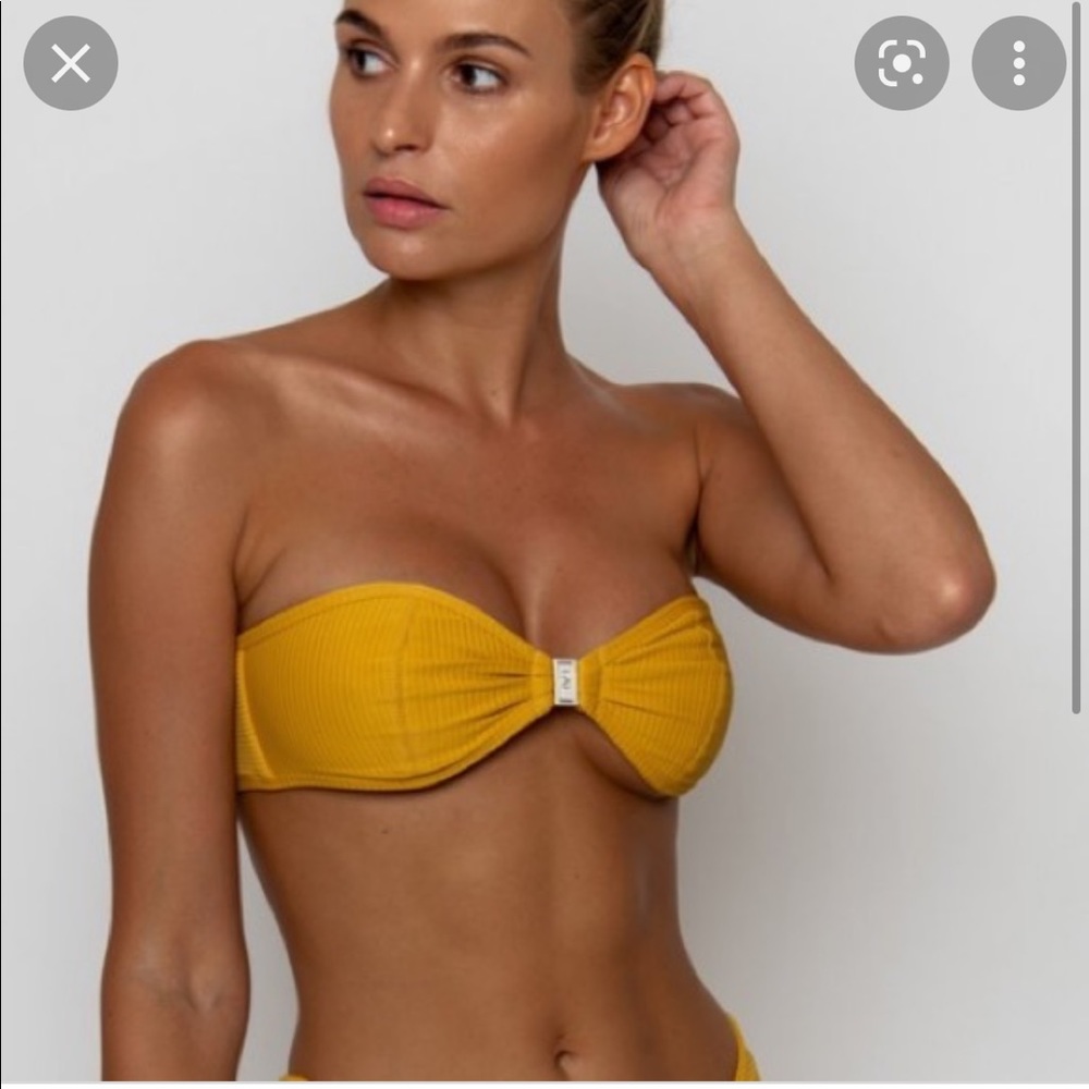 Like New-FAE Tallara Bikini top in mustard 💛🧡💛🧡